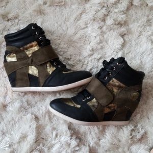 Express wedge sneakers